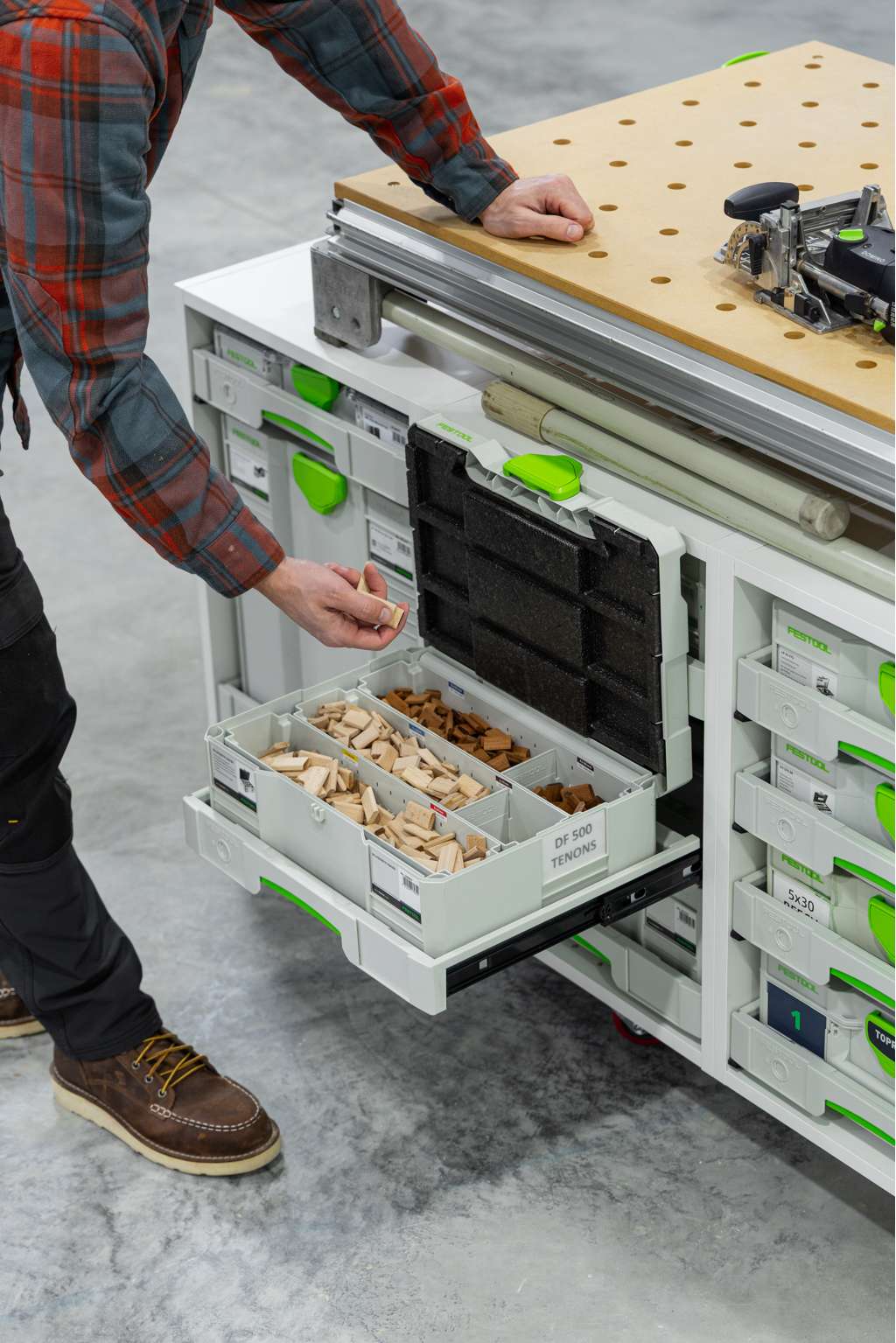 Ready-to-Assemble SYS-AZ Cabinet Bundle