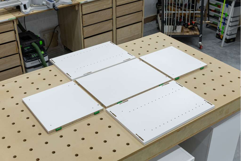 Ready-to-Assemble SYS-AZ Cabinet